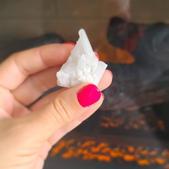 Natural Clear Quartz Crystal 🔮 - Picture 2 of 3